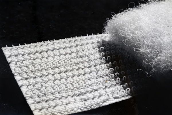 Things to consider when choosing colored hook and loop supplier